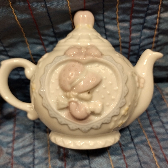 Vintage Precious Moments Salt & Pepper Shakers 1993 - Picture 3 of 6